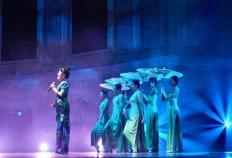 澳洲第二十一届布里斯班中华文化艺术节上歌唱家雅芬唱响美妙和声讲解澳洲168：：